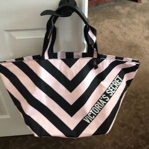 Victoria’s Secret Tote 👜 New with tags 🏷